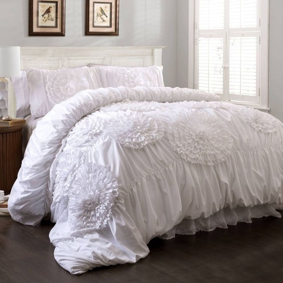 Lush Decor Serena Comforter Ruched Flower 3 Piece Set, White King Comforter Set - Picture 4 of 7